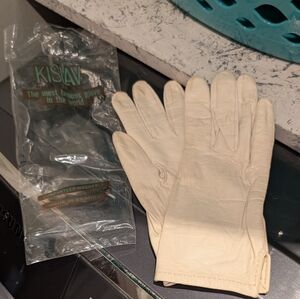 Vintage Grandoe White Soapable Leather Gloves